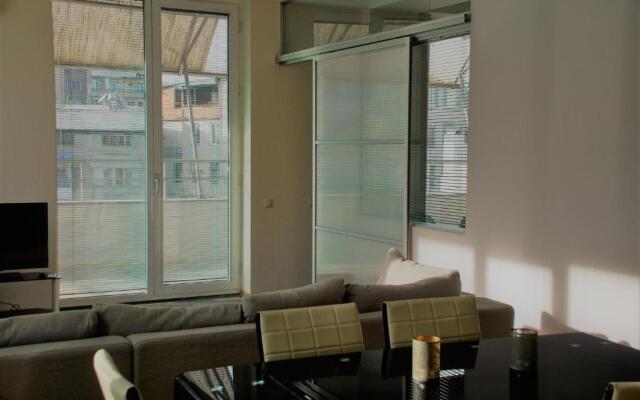 27 Vasil Petriashvili Street