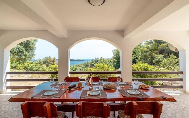 Beautiful Home in Prizba With Wifi and 3 Bedrooms