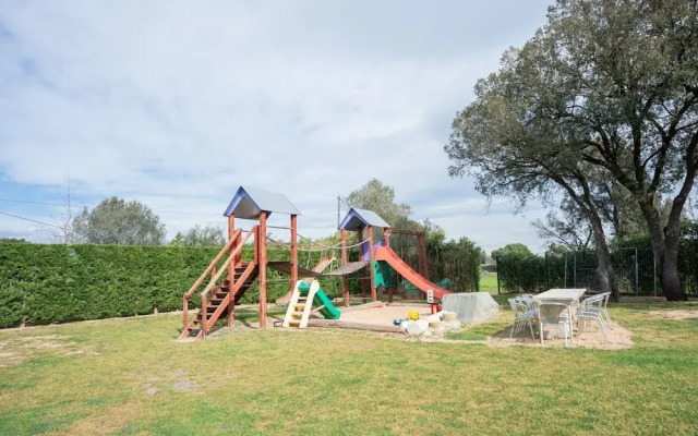 Vibranr Holiday Home in Aiguaviva With Swimming Pool