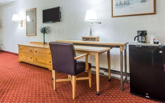 Econo Lodge Near Stewart International Airport