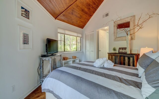 Night Heron by Vtrips