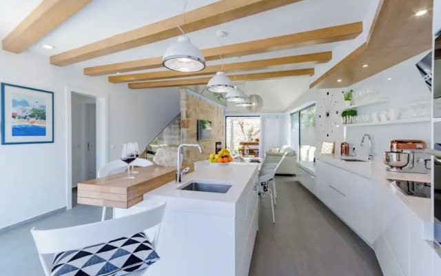 Villa Stone Pearl