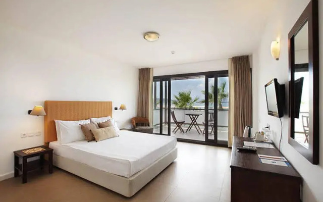 Lemon Hotel And Beach