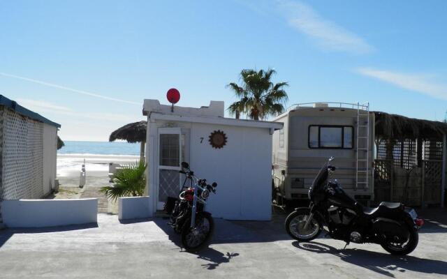 Seaside Hotel & Victor's RV Park