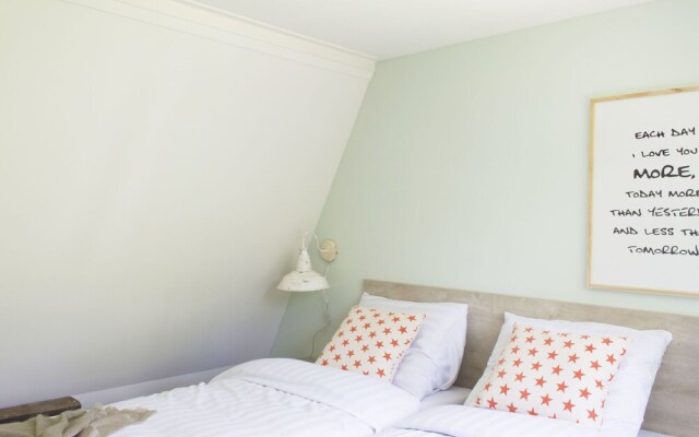 Restyled Bungalow With Dishwasher, Located on De Veluwe