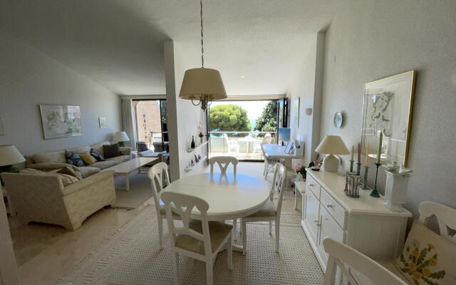 Fabulous 2 bedroom chalet with stunning views and