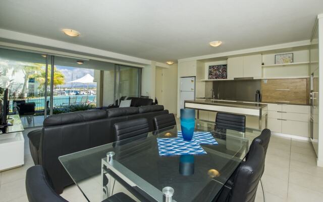 Blue on Blue Apartment 813