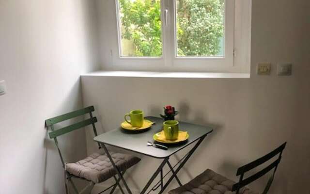 Studio in Mareil-marly, With Wifi