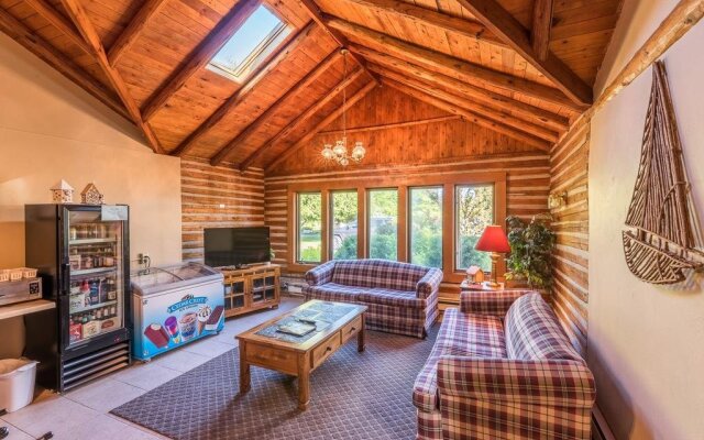 Somerset Inn & Suites