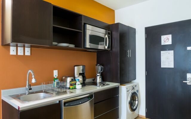 Ventura Hotel & Suites by Dominion