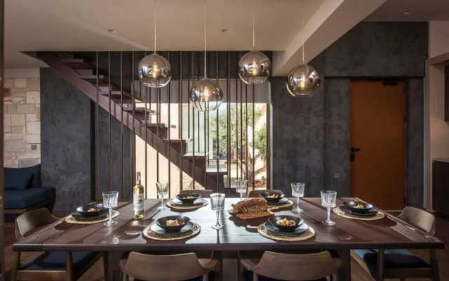 Villa Ouranos - Where the World Unfolds Before you