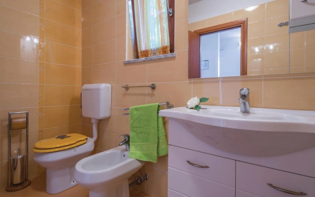 Amazing Home in Dobrani With Wifi and 2 Bedrooms