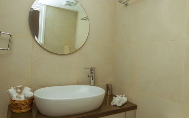 Thyone Uno Bal Cottage