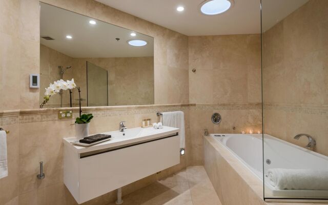 Fino Hotel and Suites