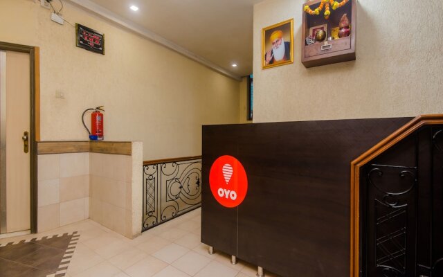 OYO 13105 Hotel Blue Diamond