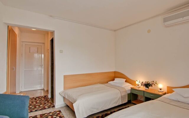 Hotel Raluca