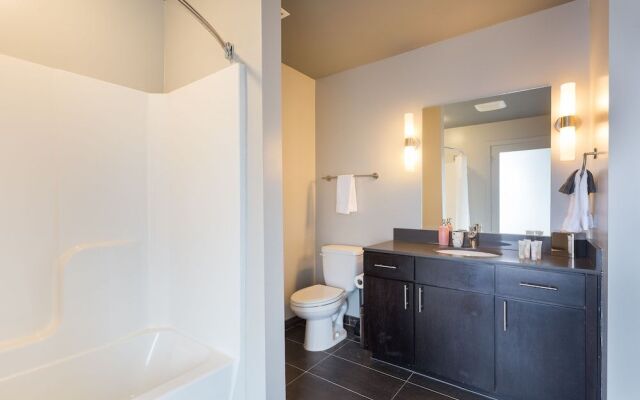 Spacious 1BR with Free Parking | Zen@Boss