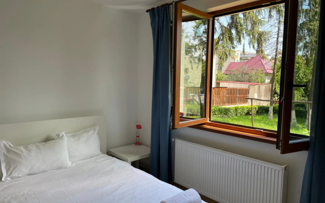 Peles Green Apartment