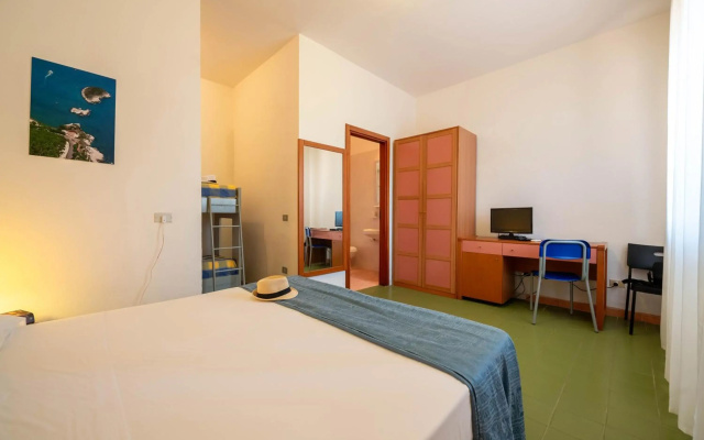 Hotel Mira