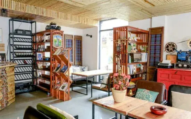 Chunyu Qiyuan International Youth Hostel