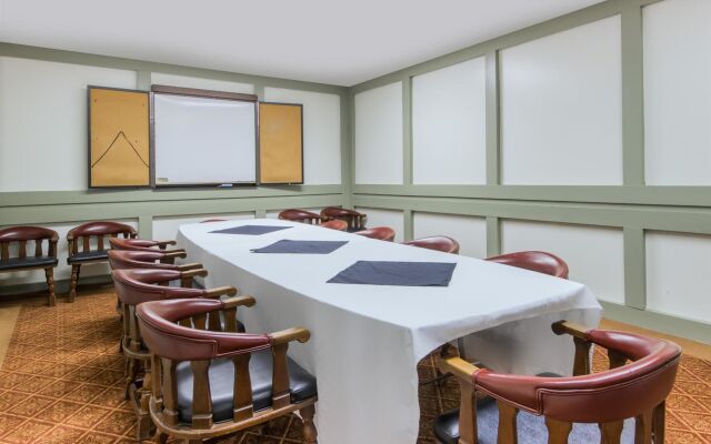 Howard Johnson Hotel Kitchener