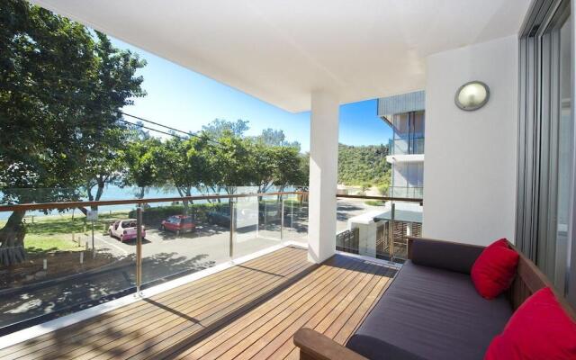 Maggies Beachfront Apt. 3