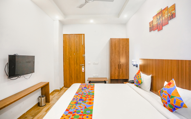 FabHotel Indirapuram by SBG Near Sec 62 Noida
