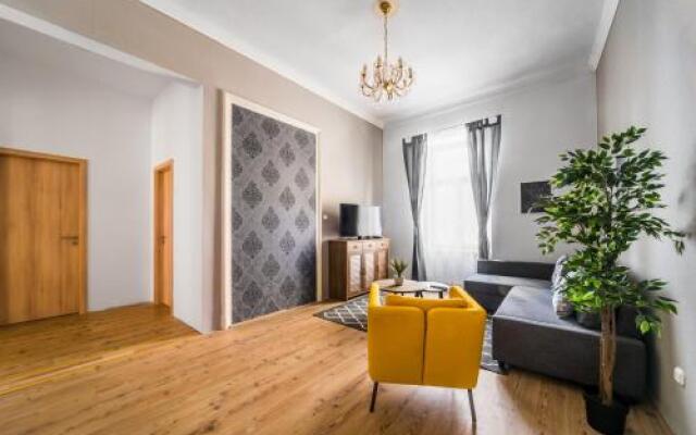 NyÁr Centre Entire Home