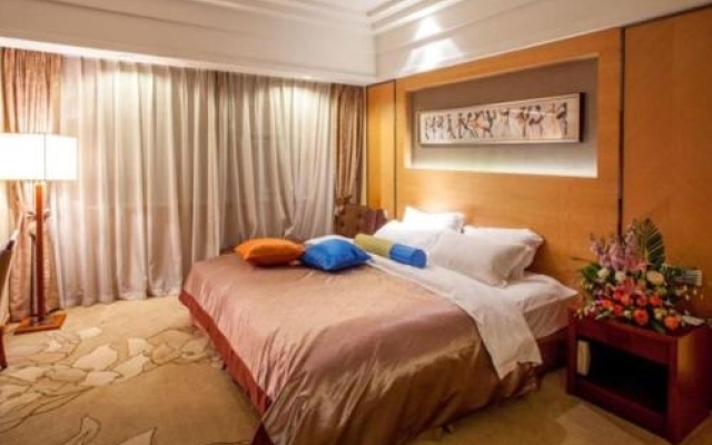 E Mei Shan Central Sunshine Hotel