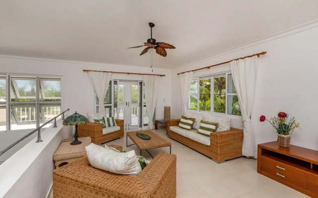 5-star villa near Playa Blanca Beach