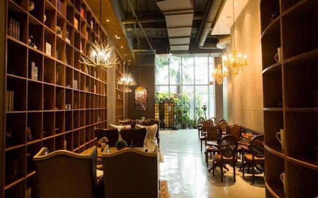 James Joyce Coffetel (Shishi Gold Coast)