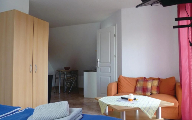 Nice Apartment in Insel Poel OT Gollwitz With 1 Bedrooms