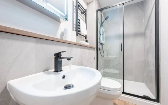 Luxurious 2 Bed Central Cardiff Free EV Charge