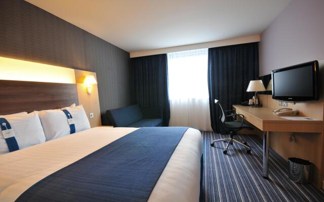 Holiday Inn Express Leigh - Sports Village, an IHG Hotel