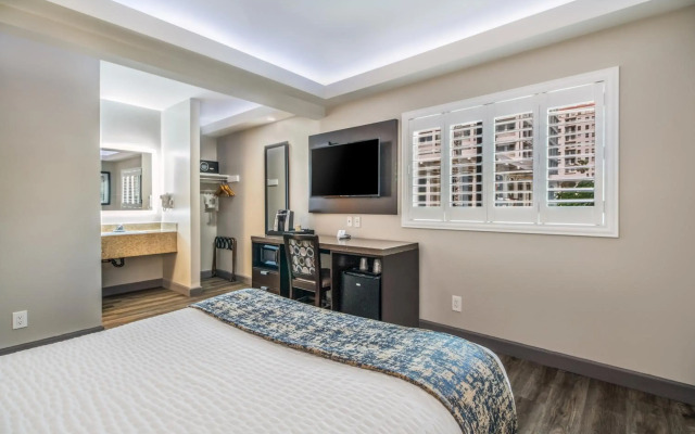 Inn at 50 at Long Beach Convention Center