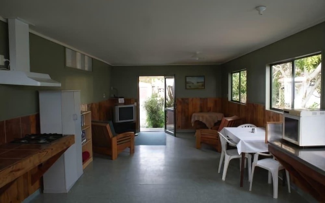 Cottage Park Motor Lodge and Conference Centre – Guest Rooms – Otaki