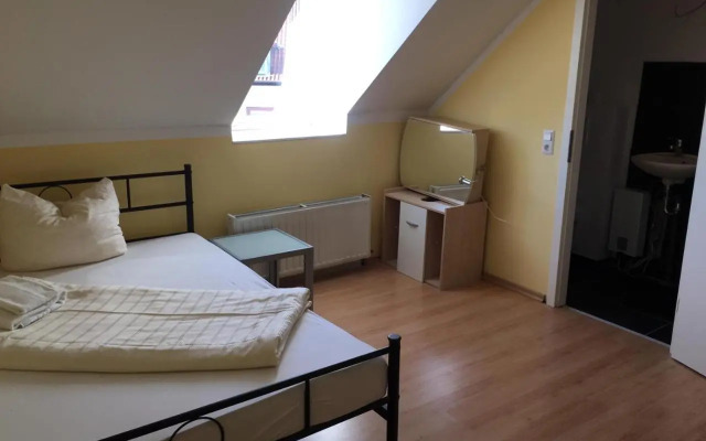 Doppelbettzimmer mit Bad
