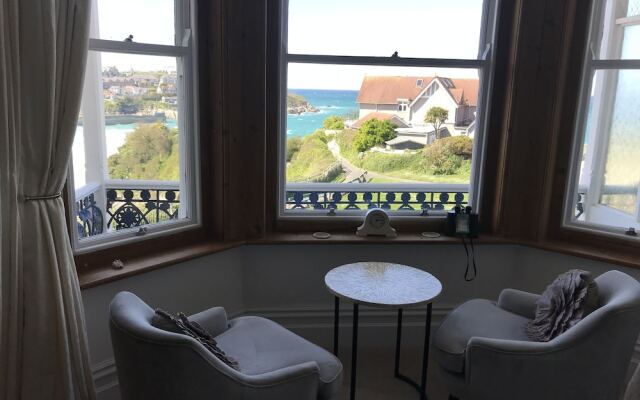 Lazy Waves Boutique B&B