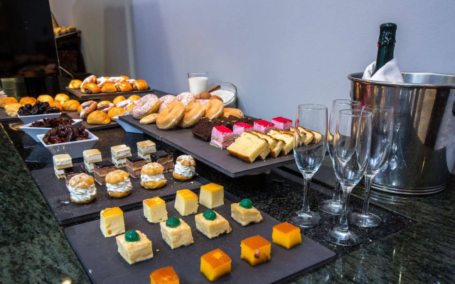 Отель Sercotel Hmo Martina