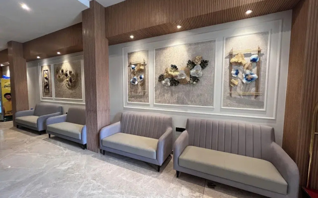 Esquire Hotel Mumbai