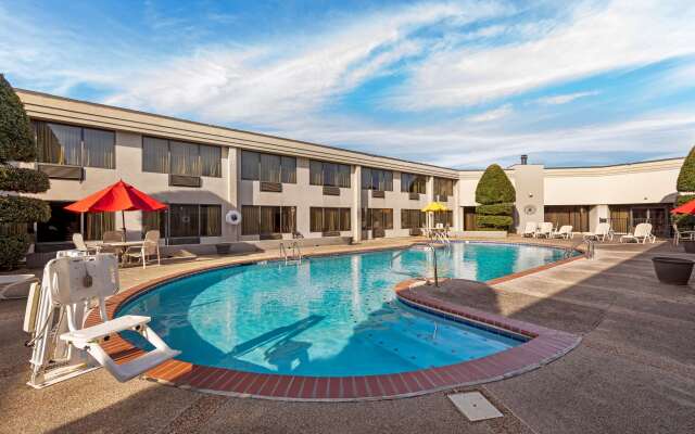 Best Western Plus Madison-Huntsville Hotel