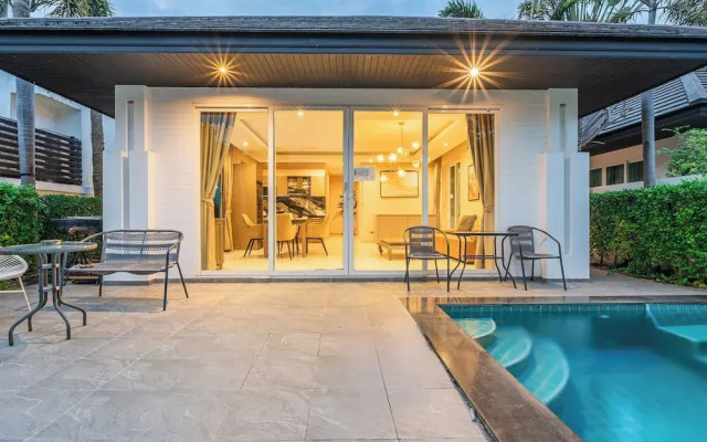 Palm Oasis Pool Villa by Pattaya Holiday