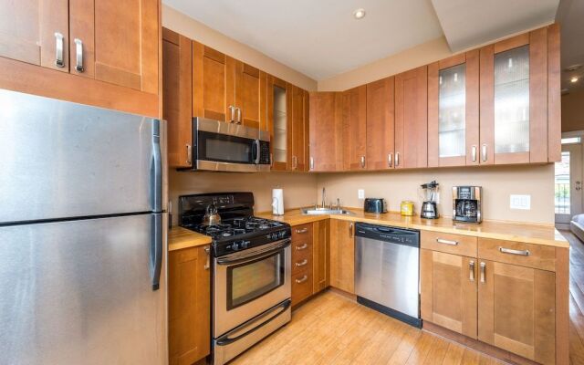 Pelicanstay in Boston Bay Village