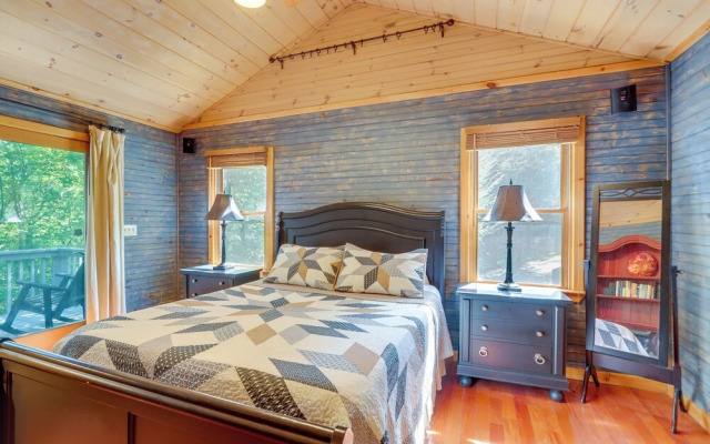 Hot Tub, Decks & Creek Access: Mccaysville Cabin!