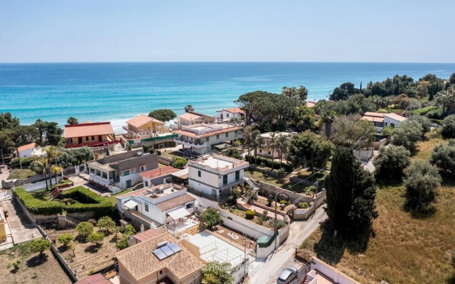 White Summer in Avola