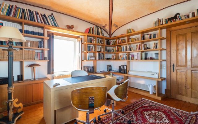 Rosa Estates The Farmhouse & Stables