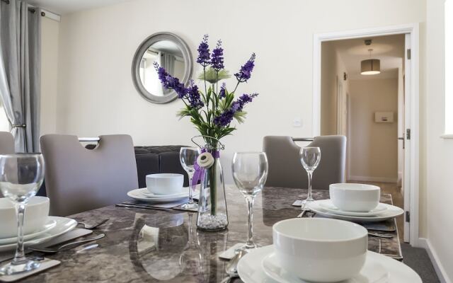 The Sail, Two Bedroom Apartment - Tenby
