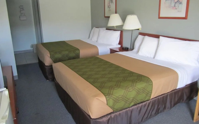 Econo Lodge Inn & Suites Cranbrook