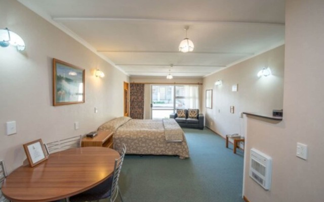 Amber Court Motel