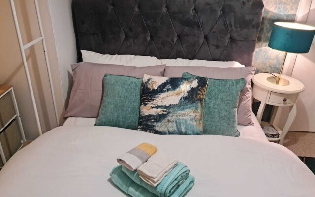Immaculate 3-bed House in Middleton
